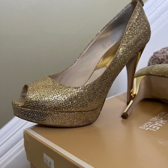 Michael Kors Peep Toe Heel - Picture 3 of 4